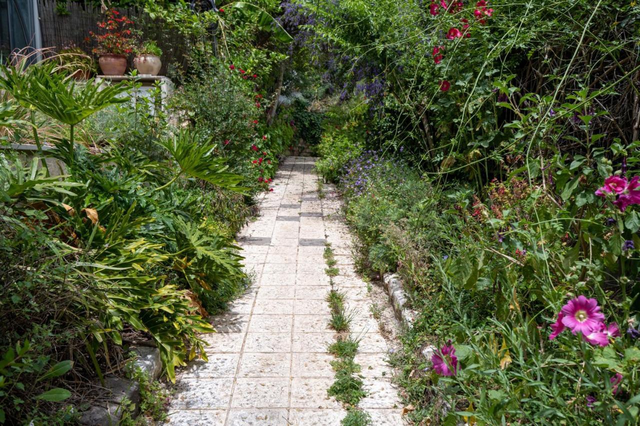 Villa הבית בסמטת תל אביב Rosch Pina Exterior foto